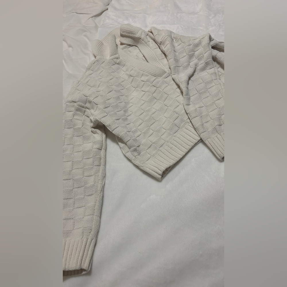 Abercrombie & Fitch Textured Cream Sweater